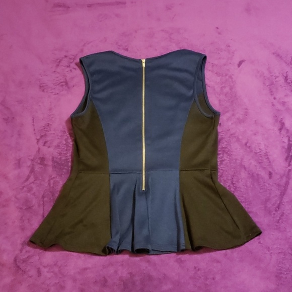 GUESS - Picture 5 of 5